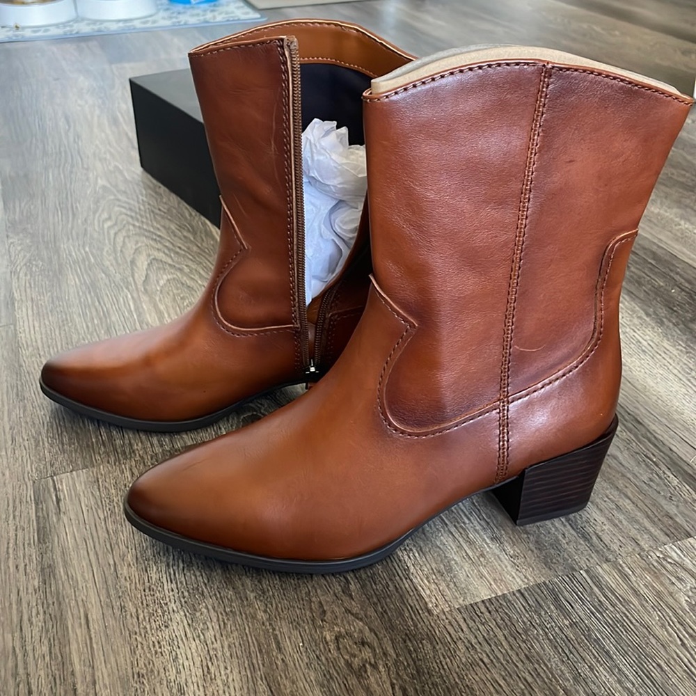 NIB naturalizer genuine leather western booties